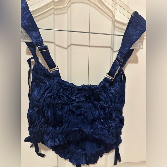 New crop top - Picture 2 of 5